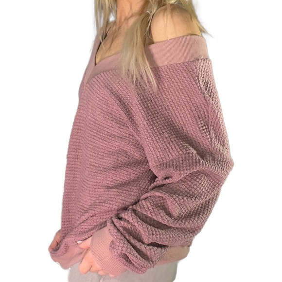 BRAND NEW V-Neck & Back Waffle Knit Long Sleeve Top with Bell Sleeves - Picture 2 of 5